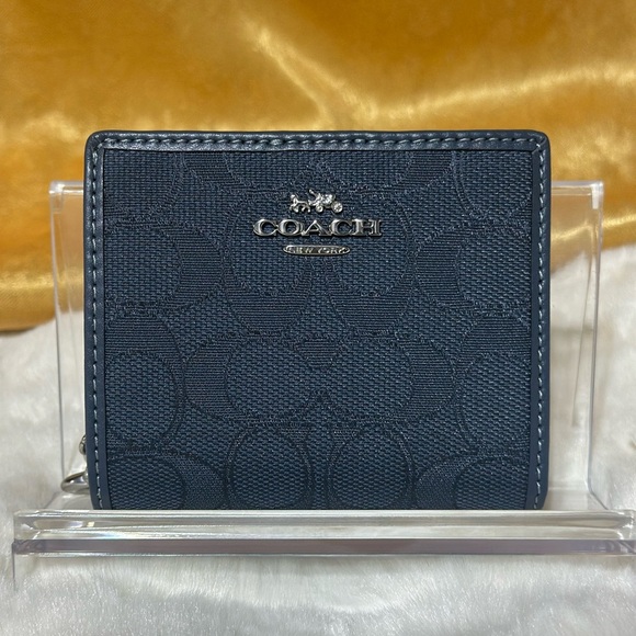 NWT Coach CU401 Snap Wallet Dark Denim Silver Navy Denim Signature Jacquard - Picture 3 of 16
